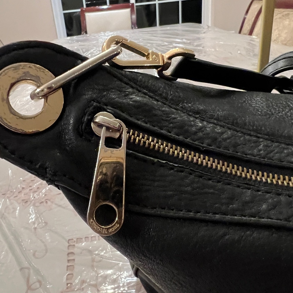 Michael Kors Black Leather Hobo Bag Gold Hardware Shoulder Bag - Picture 7 of 9